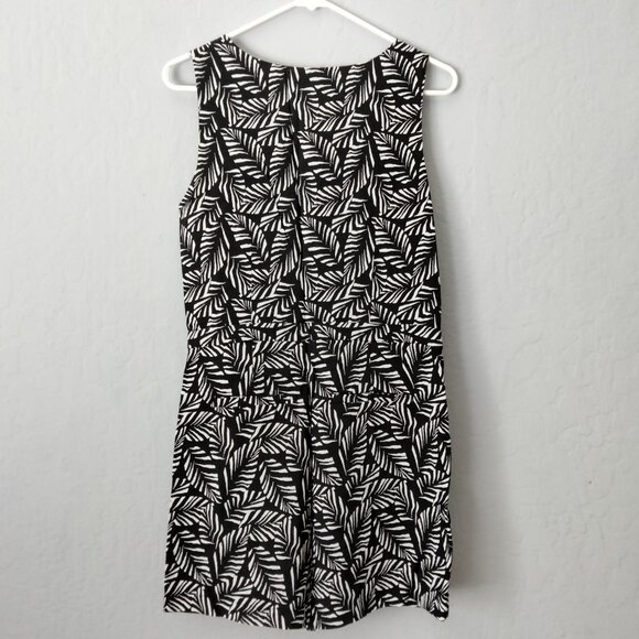 Ann Taylor LOFT Tropical Palm Print Wrap Romper Shorts Black White Sleeveless 6 - Picture 2 of 16